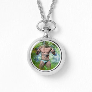 Montre SlipperyJoe's homme adulte très musclé torse nu