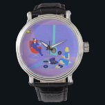 Montre Soirée rétro à Home Watch<br><div class="desc">Cette soirée rétro à Home Watch ressemble à une scène d'une comédie romantique des années 60. Le design minimaliste présente un beau couple de dessins animés dans le salon d'une maison moderne du milieu du siècle. La pièce est bien visible avec un mur en pierre violet et bleu et un...</div>