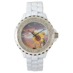 MONTRE SOLEIL ET COUCHER DE SOLEIL D'ÉTÉ AVEC NUAGES ROSE