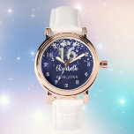 Montre Sweet 16 étoiles bleu marine en argent<br><div class="desc">Un cadeau Sweet 16. Une couleur bleu marine arrière - plan avec des étoiles faux argent. La couleur bleue est inégale. Ajoutez un nom,  une date.</div>
