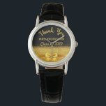 Montre Teatcher noir or arc merci classe<br><div class="desc">Élégant,  classique,  glamour et féminin. Un cadeau pour un enseignant. Un faux arc et ruban couleur or avec parties scintillant dorée et scintillant,  un peu de bling et de luxe arrière - plan noir. Avec le texte : Merci,  modèle pour un nom et classe d'une année.</div>