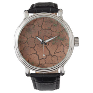 Montre terrain sec et fissuré