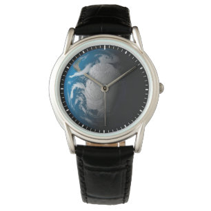 Montre Terre Pleine Montrant Des Nuages Simulés Sur L'Ant