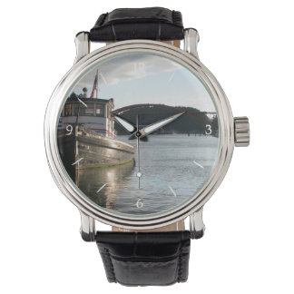 Montre Tugboat LaConner