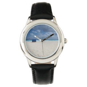 Montre Une chaise de plage attend