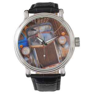 Montre Vieux camion rouillé sur une ferme