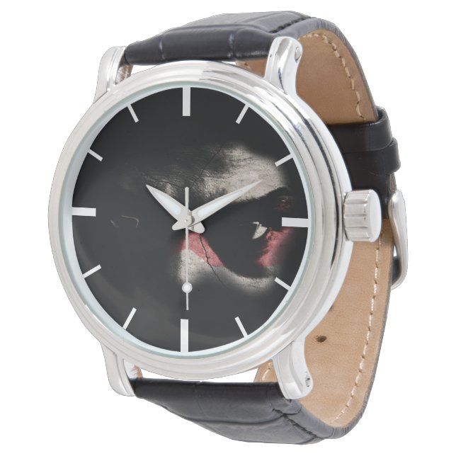 Montre Yeux foncés (Incliné)