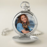 Montres De Poche Garde-photo Anniversaire Garde-photo personnalisée<br><div class="desc">Anniversaire Photo Keepsaké Custom Pocket Watch est une montre que vous pouvez recréer par vous-même. Remplacez la photographie par la vôtre ou donnez à cette personne spéciale dans votre vie. Personnalisez-le avec vos informations.</div>