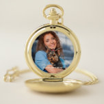 Montres De Poche Garde-photo Anniversaire Garde-photo personnalisée<br><div class="desc">Anniversaire Photo Keepsaké Custom Pocket Watch est une montre que vous pouvez recréer par vous-même. Remplacez la photographie par la vôtre ou donnez à cette personne spéciale dans votre vie. Personnalisez-le avec vos informations.</div>