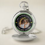 Montres De Poche Lesbian LGBTQ Photo Mariage Couple arc-en-ciel per<br><div class="desc">Lesbian LGBTQ Photo Mariage Couple Rainbow Custom Pocket Watch est très élégant et merveilleux avec les coeurs Rainbow LGBTQ. Idéal pour donner à votre partenaire mariage, anniversaire, cadeau de Mère ou de Fête des pères ou cadeau de Noël. Placez votre photo ou celle de cette personne spéciale et offrez-la en...</div>