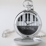 Montres De Poche NOM personnalisé Pianist Piano Keys professeur de<br><div class="desc">Customisez ce cadeau unique et unique de Pianist ou de Piano Music Teacher de nom personnalisé. Un complément parfait à votre décor Musique ! Personnalisé avec votre nom ou votre texte personnalisé ! Un cadeau parfait pour cette personne spéciale dans votre vie. Professeur de piano - Claviériste - Clavier -...</div>