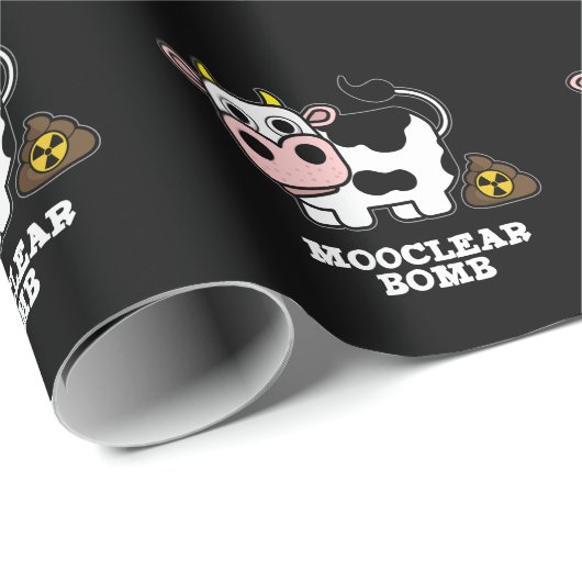 Mooclear Bomb Funny Koe Pun Dark BG Cadeaupapier (Rol Hoek)