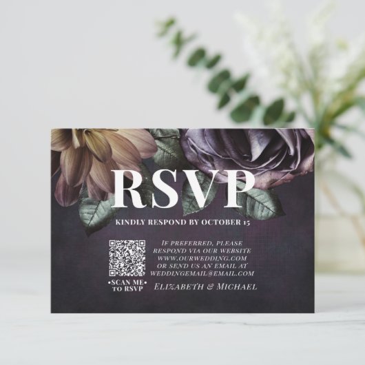 Moody foncé violet couleur QR Code mariage RSVP ca (Debout devant)