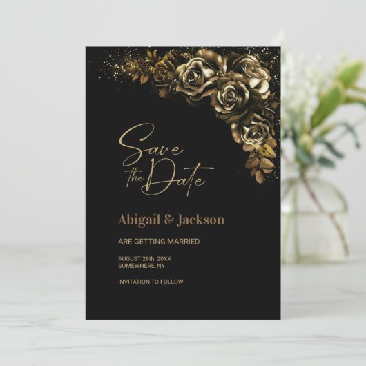 Moody Gold Bloemen Bruiloft Save the Date (Staand voorkant)