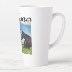 Moody Mountain Horses: Een fijne kunst reis Latte Mok