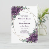 Moody Purple Blooms Floral Faire-part de mariage (Debout devant)