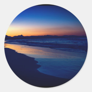 Moody sfeervol zeegezicht Byron Bay strand in de s Ronde Sticker