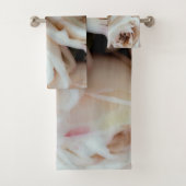 Moody Soft roze rozen Elegant Minimal Shabby Chic Bad Handdoek (Insitu)