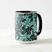Moody Zwart Bloemen op Turquoise Monogram Mok (Voorkant rechts)