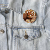 Mooi bruin paard op aards geometrisch patroon ronde button 5,7 cm (In situ)
