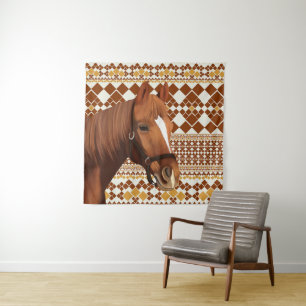Mooi bruin paard op aards geometrisch patroon wandkleed
