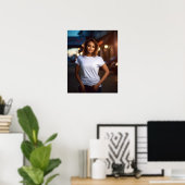 Mooi en mooi krullend vrouwenmodel poster (Thuiskantoor)
