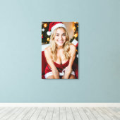 Mooi kerstmeisje op canvas afdruk (Insitu (Houten vloer))