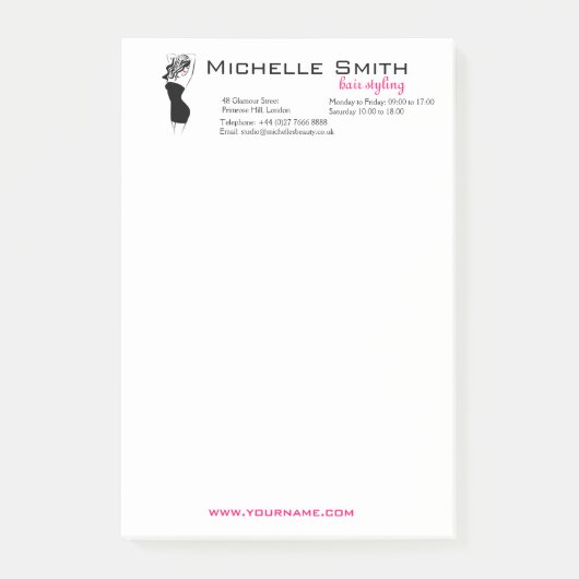 Mooi meisje met het golvende brandmerken van post-it® notes (Voorkant)