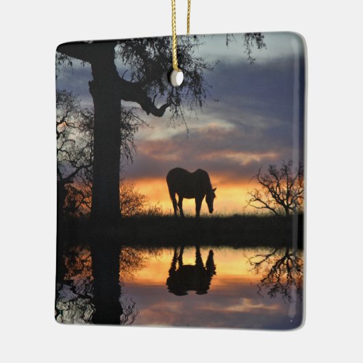 Mooi paard en water keramisch ornament (Links)