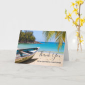 Mooi tropisch strand met een rowboot bedankt kaart (Gele Bloem)