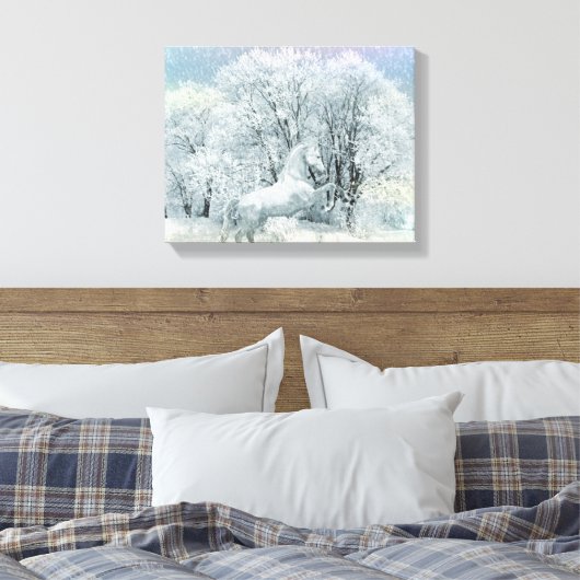 Mooi wit paard in sneeuw canvas afdruk (Insitu (Slaapkamer))