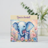 Mooie babyolifant in een pasteltuin  kaart (Staand voorkant)