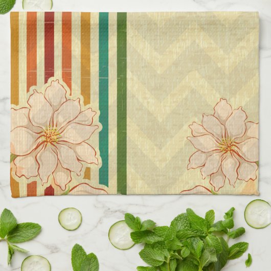 Mooie beige bloemen en kleurrijke strepen theedoek (Gevouwen)