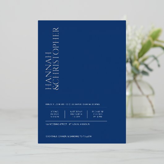 Mooie blauwe bruiloft folie uitnodiging (Staand Voorkant)