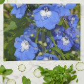 Mooie blauwe delfiniumbloemen theedoek (Gevouwen)