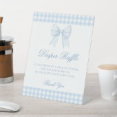 Mooie blauwe geruite strik luierloterij voor baby reclamebord met voetstuk (Insitu)