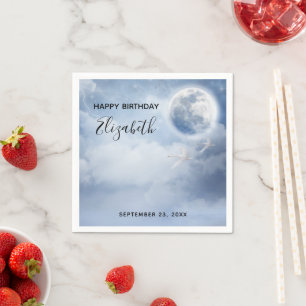 Mooie blauwe hemel met vliegende zwanen op zaterda servet