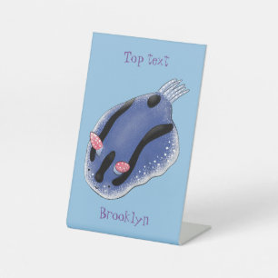 Mooie blauwe naaktfoto cartoon reclamebord met voetstuk