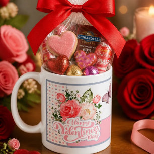 Mooie bloem- en vlindervalentinestag koffiemok