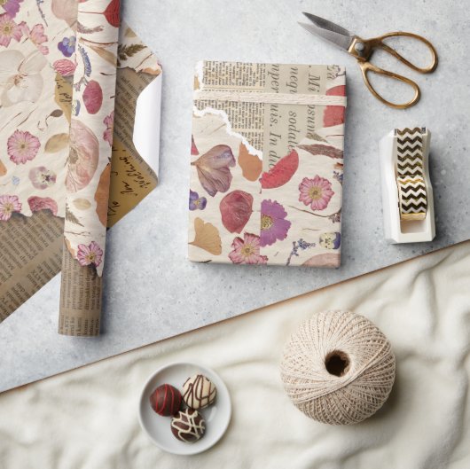 Mooie bloemen geperst cadeaupapier (Crafts)