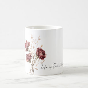 Mooie bordeauxrode rozen bloemstuk koffiemok