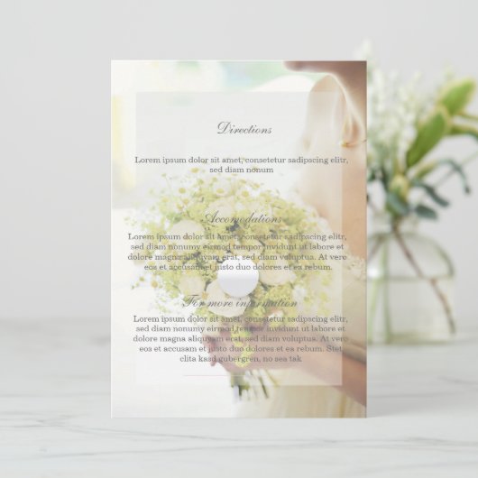 Mooie bride met het blote Bouquet bruiloft Kaart (Staand voorkant)