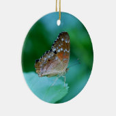 Mooie Danaus Plexippus Butterfly op Leaf. Keramisch Ornament (Rechts)