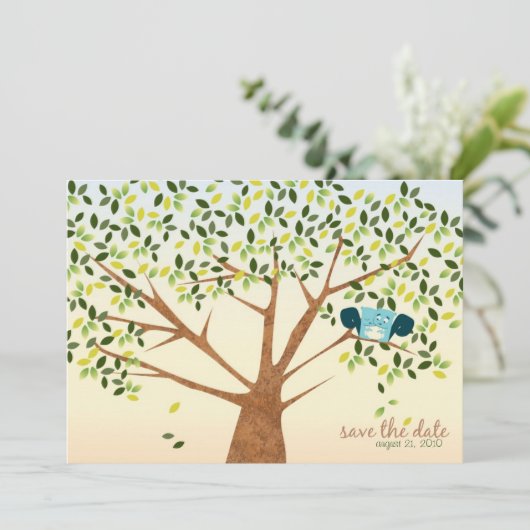 Mooie eekhoornboom bespaart de datum save the date (Staand voorkant)