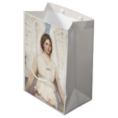 Mooie Engel (door Abbott Handerson Thayer) Medium Cadeauzakje (Voorkant Gekanteld)