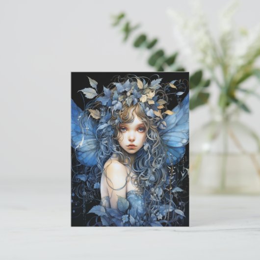 Mooie fee blauwe vleugels wijnstokken en bladeren briefkaart (Staand voorkant)