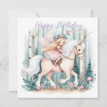 Mooie fee meisje rijden in een betoverd bos