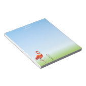 Mooie flamingo op lichtblauw notitieblok (Schuin)