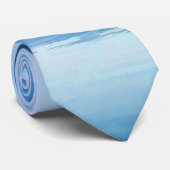 Mooie Fog Mountain Lake Schilderachtig blauw water Stropdas (Opgerold)