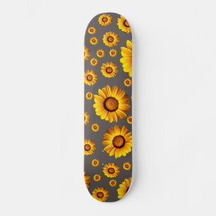 Mooie gele bloemen op grijze achtergrond skateboard